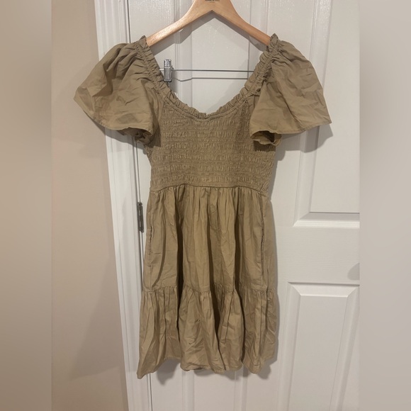 Gap Flutter Sleeve Smocked Mini Dress Size Medium - Picture 3 of 3